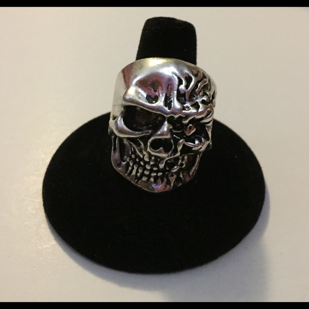 Rings - Picture 5 of 8